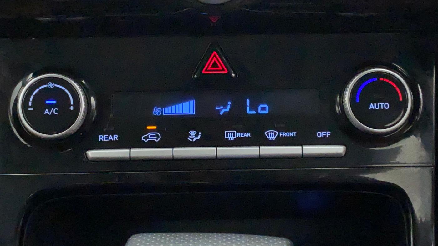 2021 Hyundai ALCAZAR 1.5 SIGNATURE (O) AT 6STR, Diesel, Automatic, 18,991 km, Automatic Climate Control