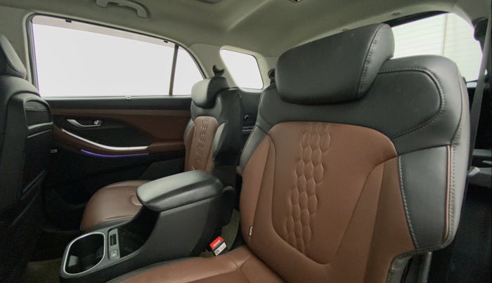 2021 Hyundai ALCAZAR 1.5 SIGNATURE (O) AT 6STR, Diesel, Automatic, 18,991 km, Right Side Rear Door Cabin