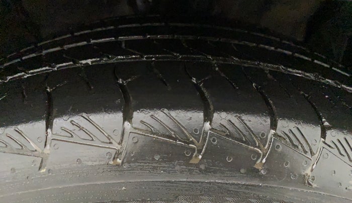 2021 Hyundai ALCAZAR 1.5 SIGNATURE (O) AT 6STR, Diesel, Automatic, 18,991 km, Right Front Tyre Tread