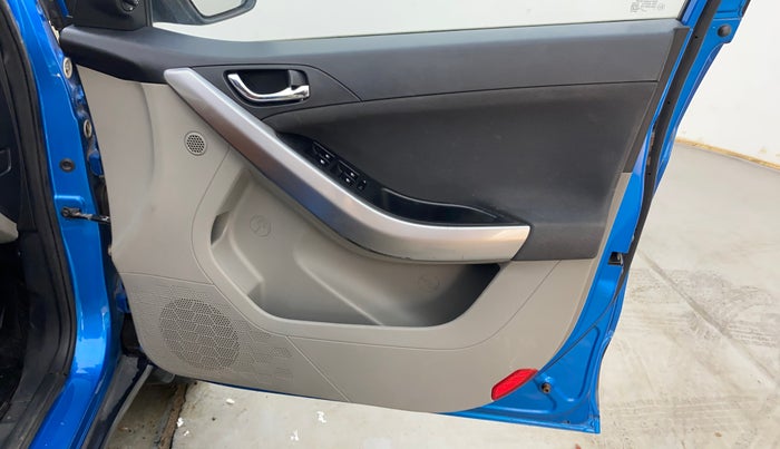 2018 Tata NEXON XZ PLUS PETROL, Petrol, Manual, 45,420 km, Driver Side Door Panels Control