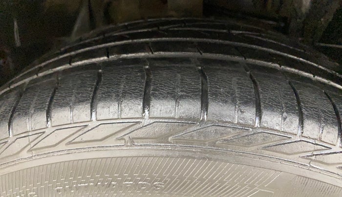 2018 Tata NEXON XZ PLUS PETROL, Petrol, Manual, 45,420 km, Right Front Tyre Tread