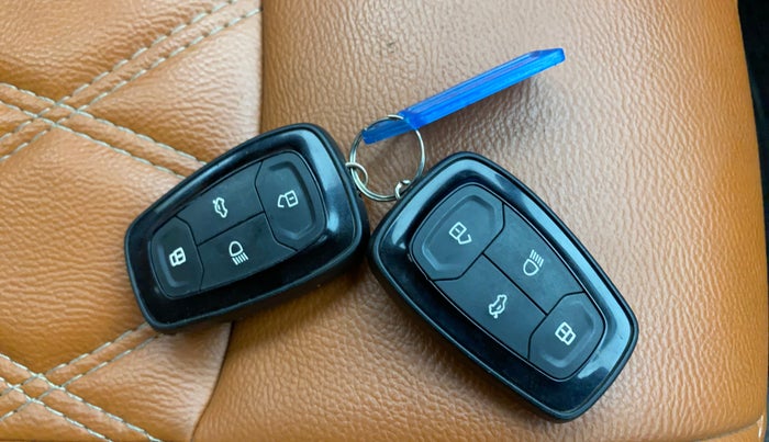2018 Tata NEXON XZ PLUS PETROL, Petrol, Manual, 45,420 km, Key Close Up