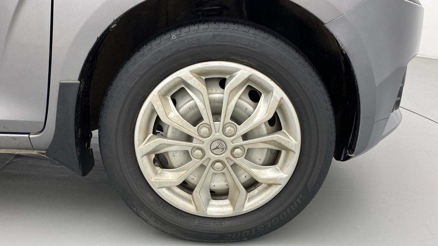 2018 Maruti IGNIS SIGMA 1.2, Petrol, Manual, 98,235 km, Right Front Wheel