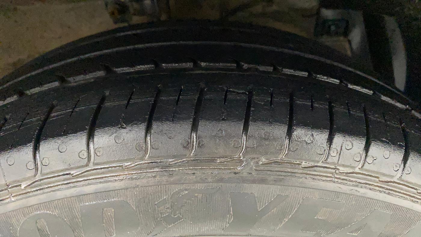 2021 Maruti Ciaz DELTA 1.5 SHVS MT PETROL, Petrol, Manual, 35,215 km, Right Front Tyre Tread