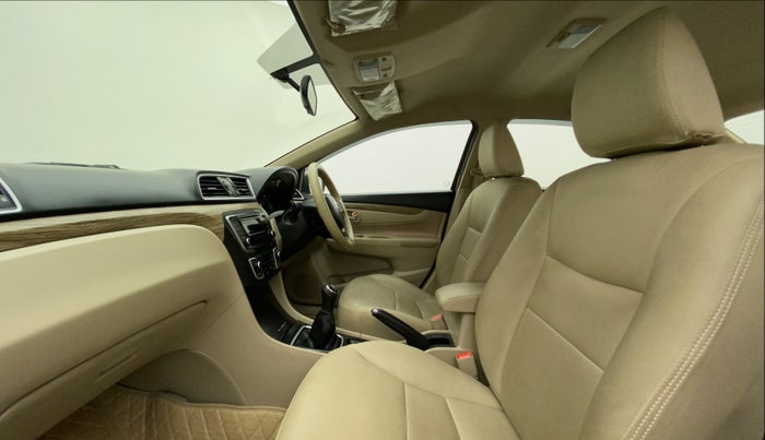 2021 Maruti Ciaz DELTA 1.5 SHVS MT PETROL, Petrol, Manual, 35,215 km, Right Side Front Door Cabin