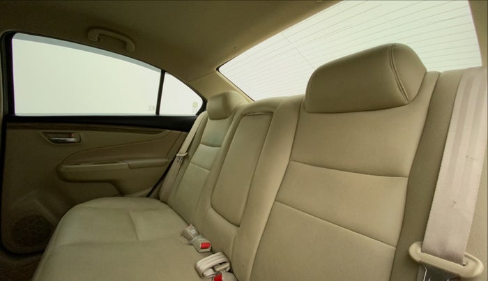 2021 Maruti Ciaz DELTA 1.5 SHVS MT PETROL, Petrol, Manual, 35,215 km, Right Side Rear Door Cabin