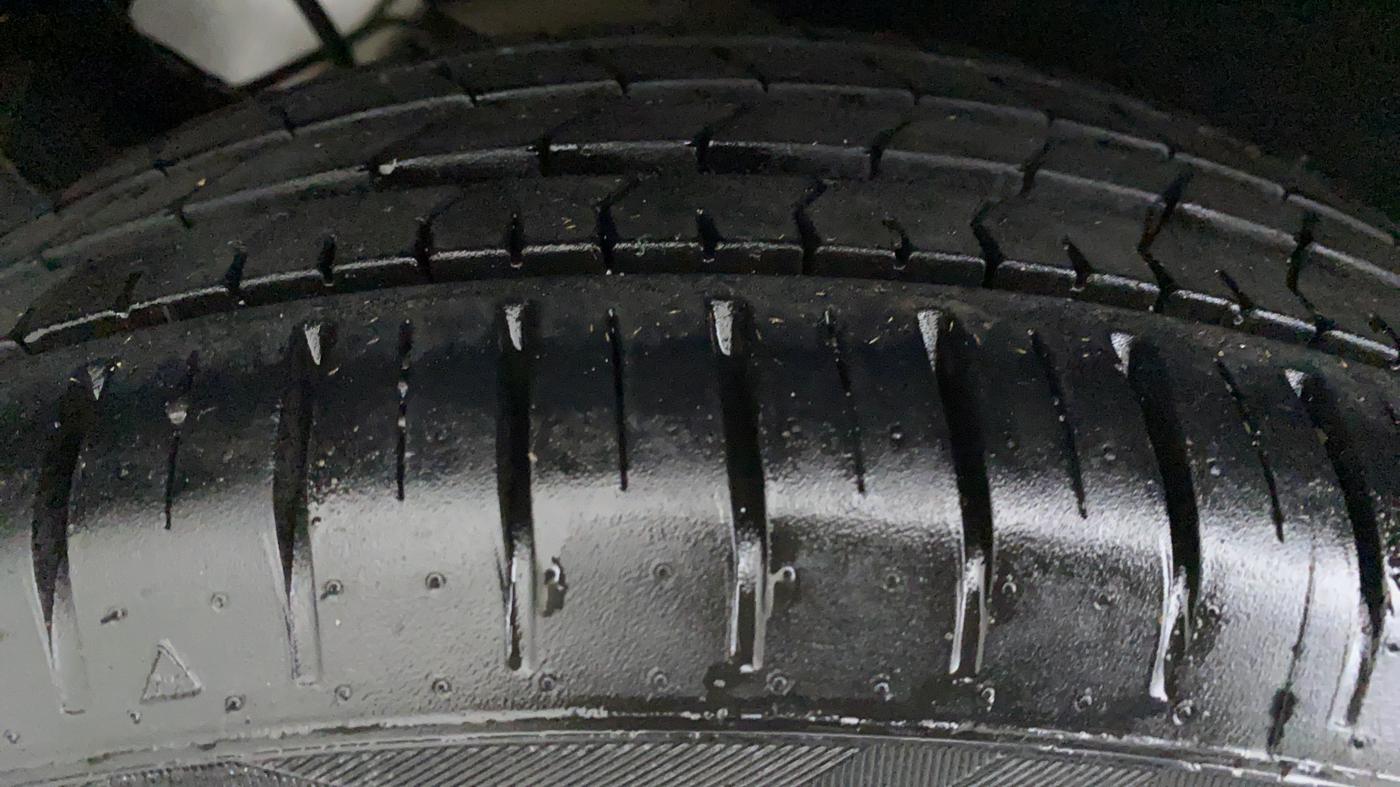 2021 Maruti Baleno ZETA CVT PETROL 1.2, Petrol, Automatic, 7,898 km, Right Rear Tyre Tread