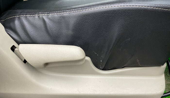 2015 Maruti Celerio VXI d, Petrol, Manual, 66,210 km, Driver Side Adjustment Panel