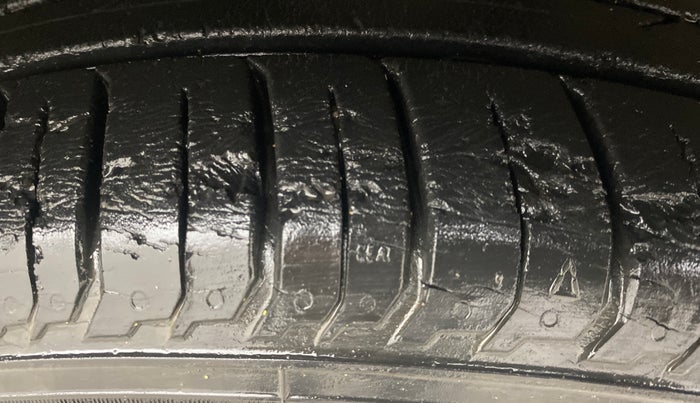 2020 Hyundai NEW I20 ASTA (O) 1.0 TURBO GDI DCT, Petrol, Automatic, 14,005 km, Right Front Tyre Tread