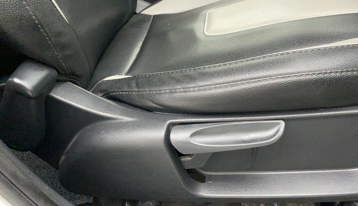 2021 Skoda Rapid 1.0 AMBITION TSI MT, Petrol, Manual, 67,205 km, Driver Side Adjustment Panel