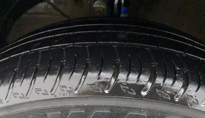 2022 Maruti XL6 ZETA MT, Petrol, Manual, 24,906 km, Left Front Tyre Tread