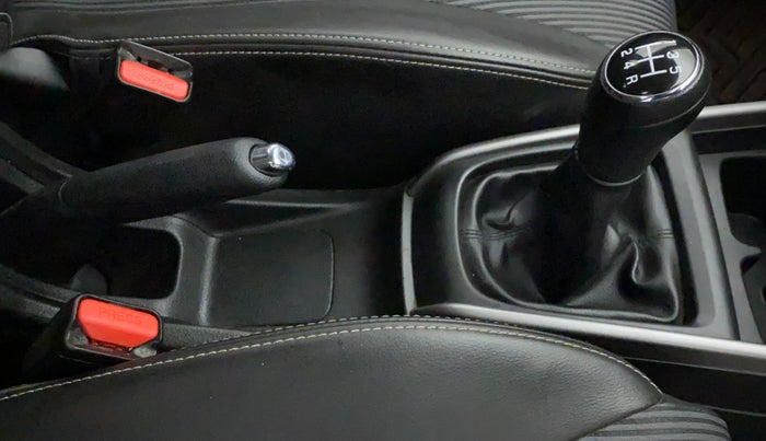 2022 Maruti XL6 ZETA MT, Petrol, Manual, 24,906 km, Gear Lever