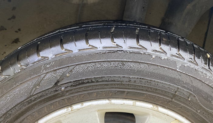 2015 Hyundai Xcent S (O) 1.2, Petrol, Manual, 34,871 km, Left Rear Tyre Tread