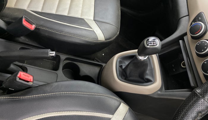 2015 Hyundai Xcent S (O) 1.2, Petrol, Manual, 34,871 km, Gear Lever