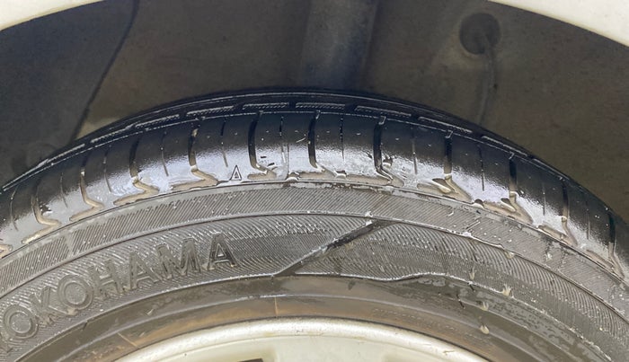 2015 Hyundai Xcent S (O) 1.2, Petrol, Manual, 34,871 km, Right Rear Tyre Tread