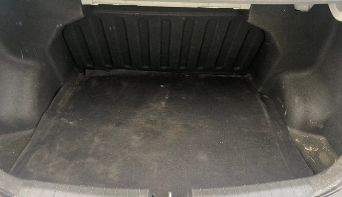 2015 Hyundai Xcent S (O) 1.2, Petrol, Manual, 34,871 km, Boot Inside