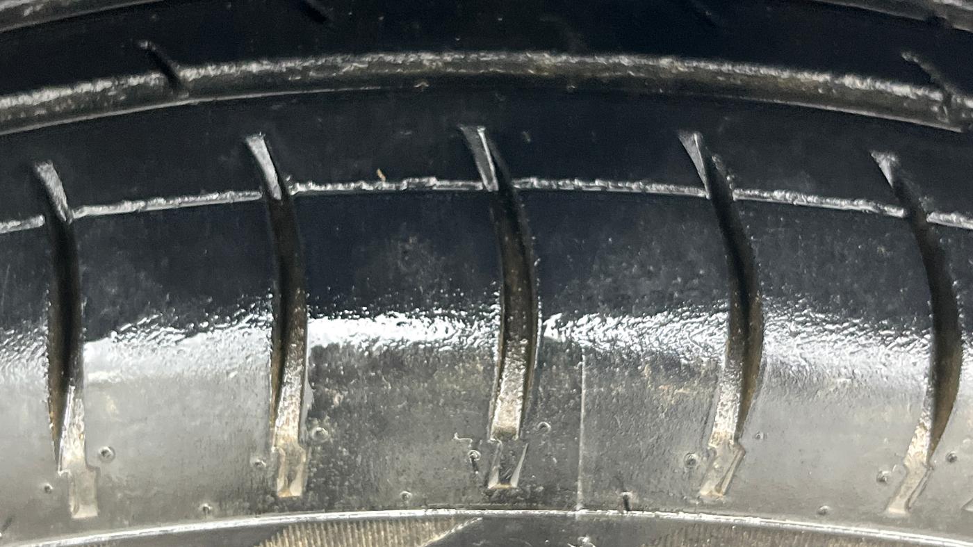 2019 Renault TRIBER RXZ, Petrol, Manual, 65,267 km, Left Front Tyre Tread