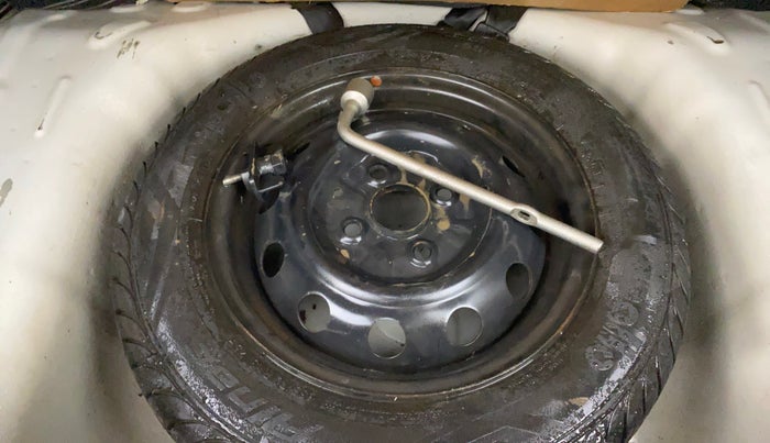 2018 Hyundai Eon MAGNA +, Petrol, Manual, 15,357 km, Spare Tyre