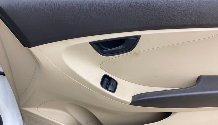 2018 Hyundai Eon MAGNA +, Petrol, Manual, 15,357 km, Driver Side Door Panels Control