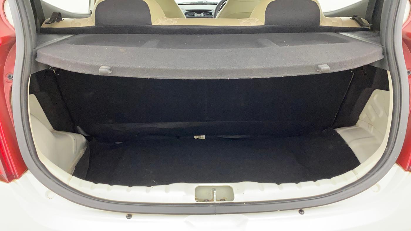 2018 Hyundai Eon MAGNA +, Petrol, Manual, 15,357 km, Boot Inside