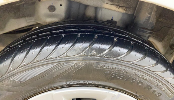 2018 Hyundai Eon MAGNA +, Petrol, Manual, 15,357 km, Left Rear Tyre Tread