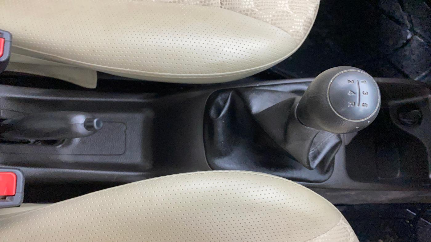 2018 Hyundai Eon MAGNA +, Petrol, Manual, 15,357 km, Gear Lever