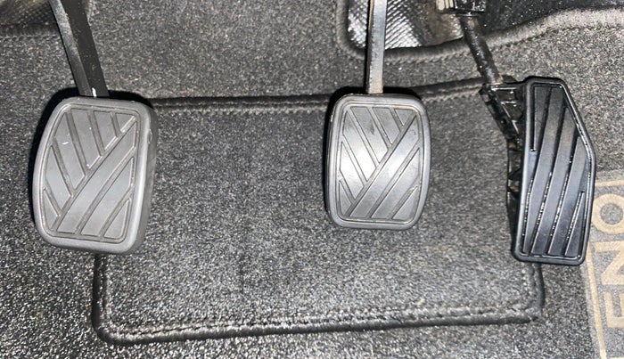 2016 Maruti Baleno DELTA PETROL 1.2, Petrol, Manual, 71,638 km, Pedals