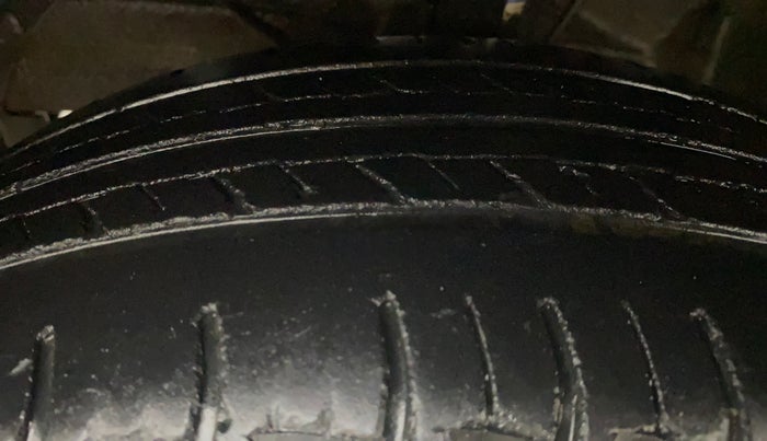 2016 Maruti Baleno DELTA PETROL 1.2, Petrol, Manual, 71,638 km, Left Front Tyre Tread