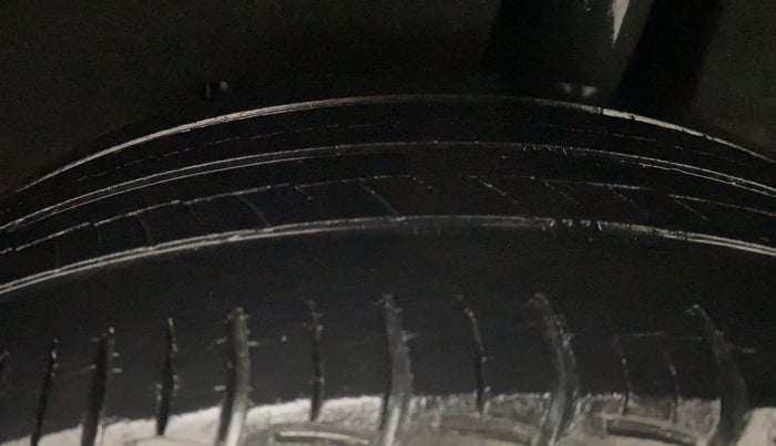 2016 Maruti Baleno DELTA PETROL 1.2, Petrol, Manual, 71,638 km, Left Rear Tyre Tread