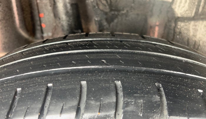 2018 Maruti Swift VXI, Petrol, Manual, 52,353 km, Right Rear Tyre Tread