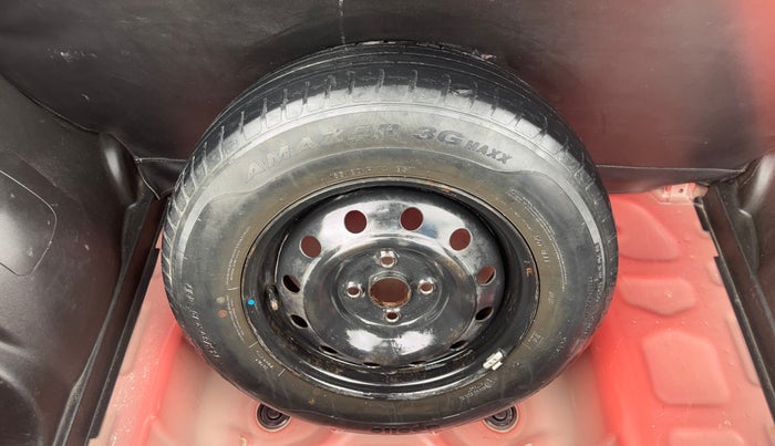 2018 Maruti Swift VXI, Petrol, Manual, 52,353 km, Spare Tyre