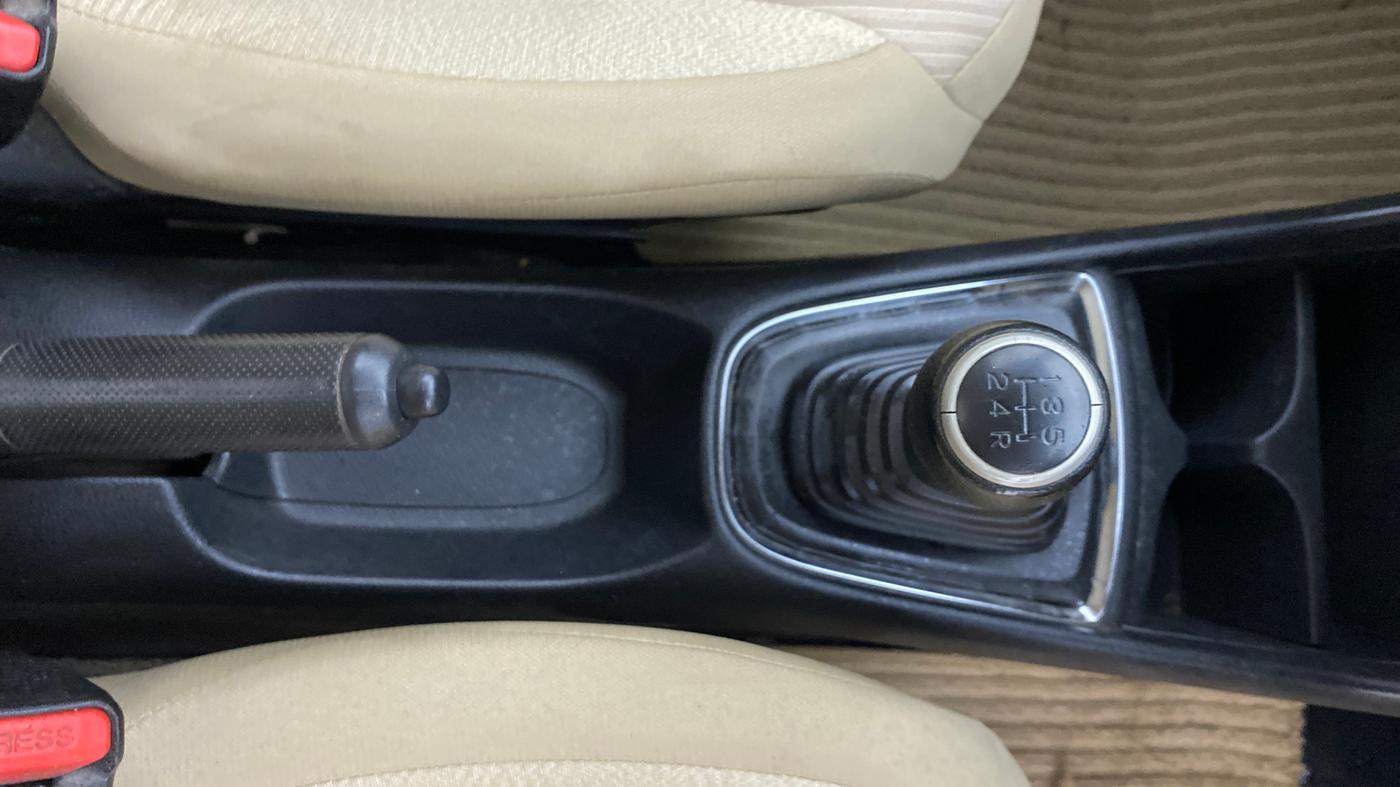 2019 Honda Amaze 1.5L I-DTEC S, Diesel, Manual, 94,119 km, Gear Lever