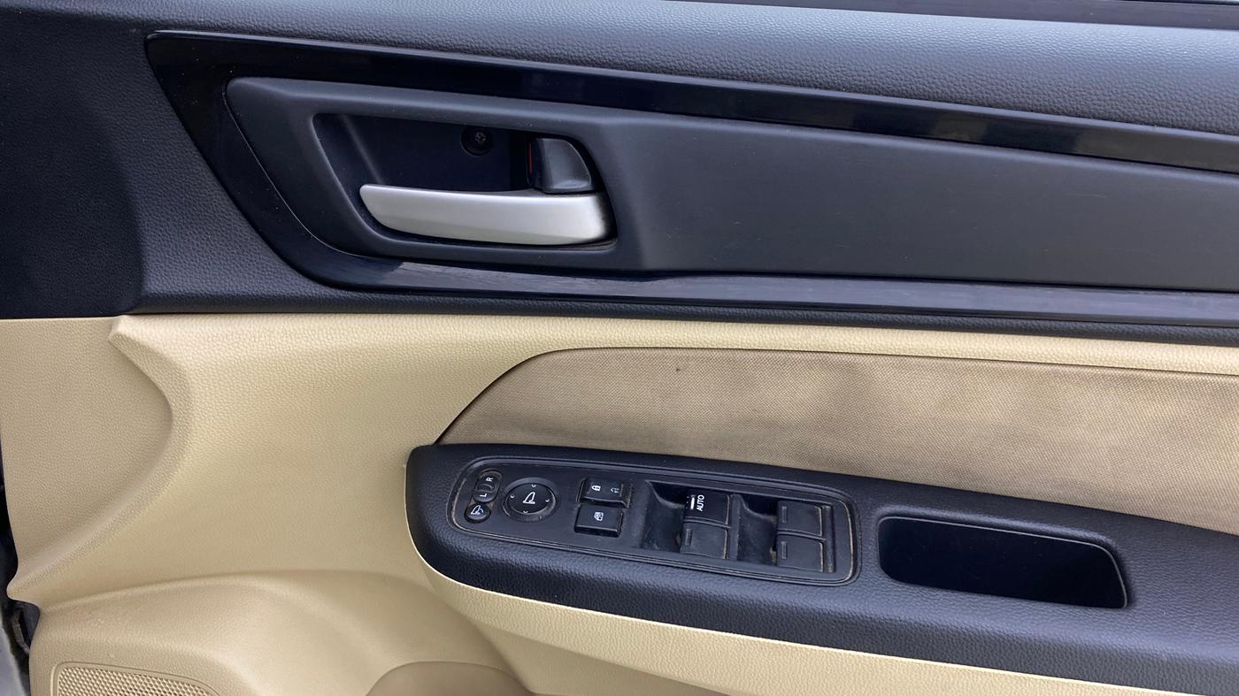 2019 Honda Amaze 1.5L I-DTEC S, Diesel, Manual, 94,119 km, Driver Side Door Panels Control