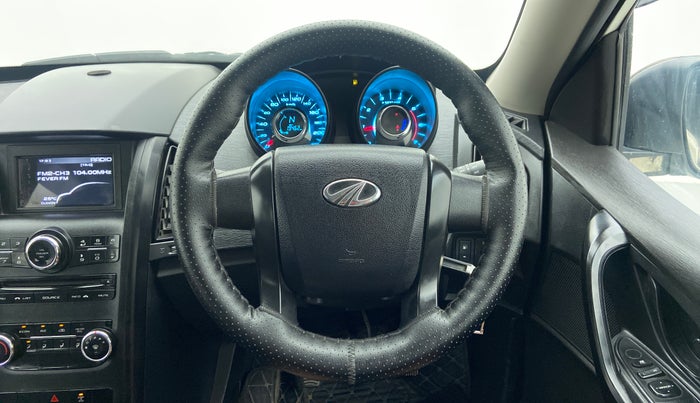 2020 Mahindra XUV500 W5, Diesel, Manual, 19,512 km, Steering Wheel Close Up