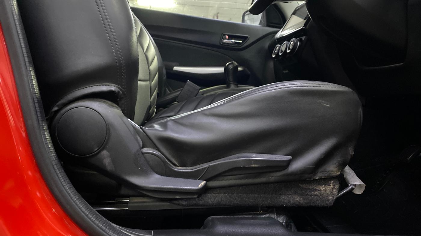 2021 Maruti Swift ZXI PLUS DUAL TONE, Petrol, Manual, 40,779 km, Driver Side Adjustment Panel