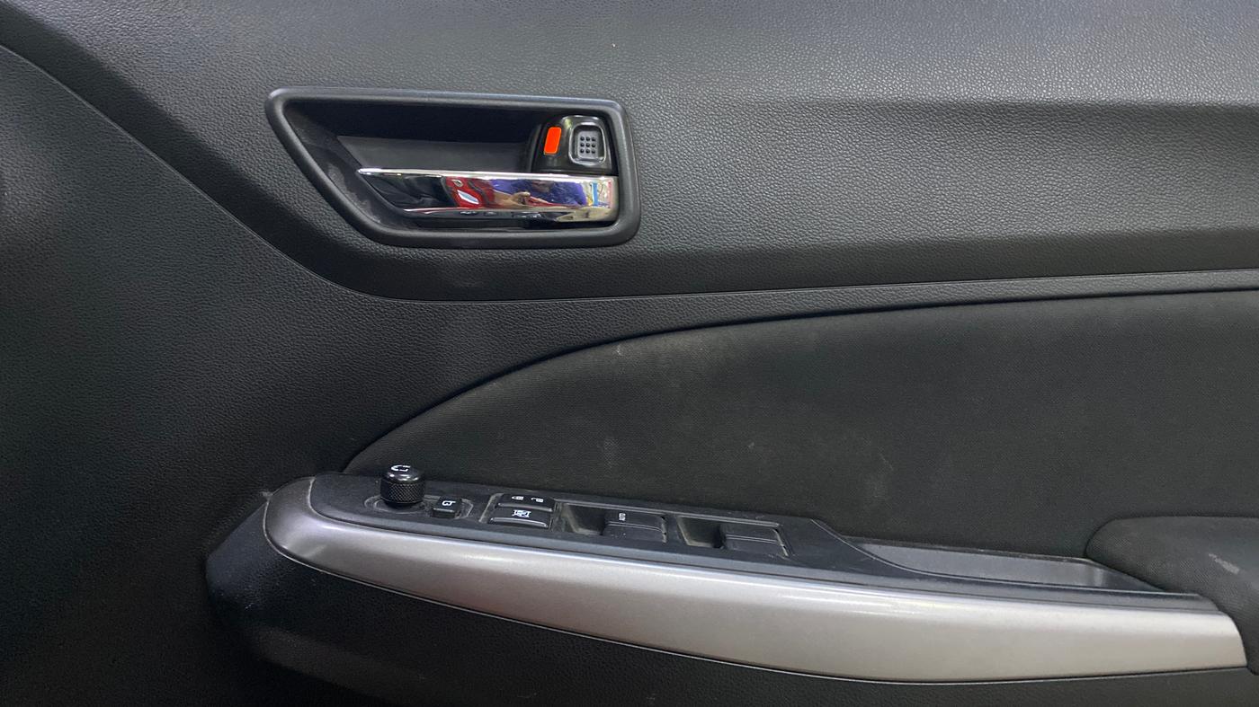 2021 Maruti Swift ZXI PLUS DUAL TONE, Petrol, Manual, 40,779 km, Driver Side Door Panels Control