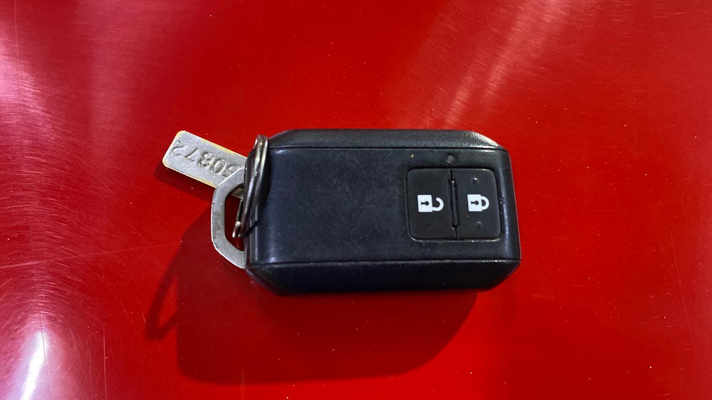 2021 Maruti Swift ZXI PLUS DUAL TONE, Petrol, Manual, 40,779 km, Key Close Up