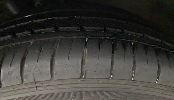 2018 Skoda Rapid STYLE 1.6 MPI AT, Petrol, Automatic, 17,373 km, Left Rear Tyre Tread