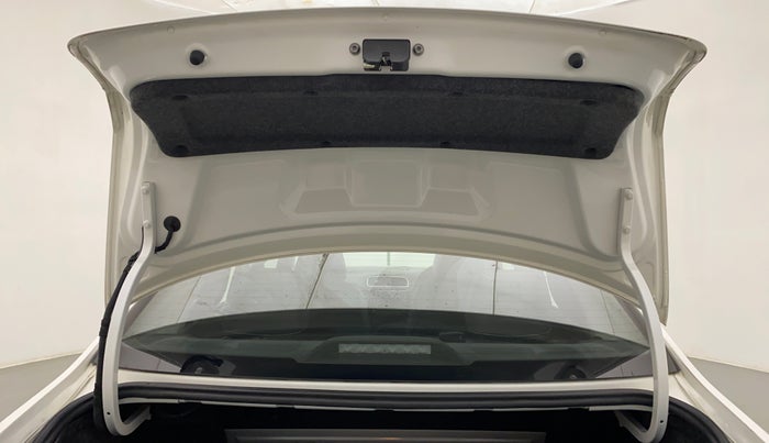 2018 Skoda Rapid STYLE 1.6 MPI AT, Petrol, Automatic, 17,373 km, Boot Door Open