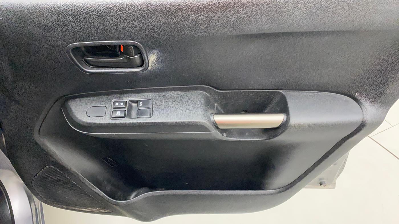 2017 Maruti IGNIS SIGMA 1.2, Petrol, Manual, 23,727 km, Driver Side Door Panels Control