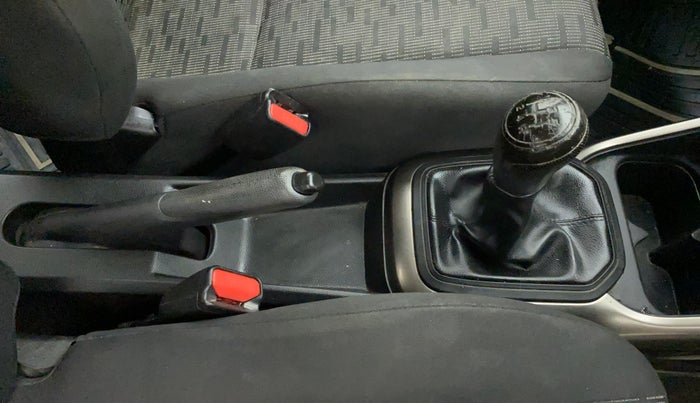 2017 Maruti IGNIS SIGMA 1.2, Petrol, Manual, 23,727 km, Gear Lever