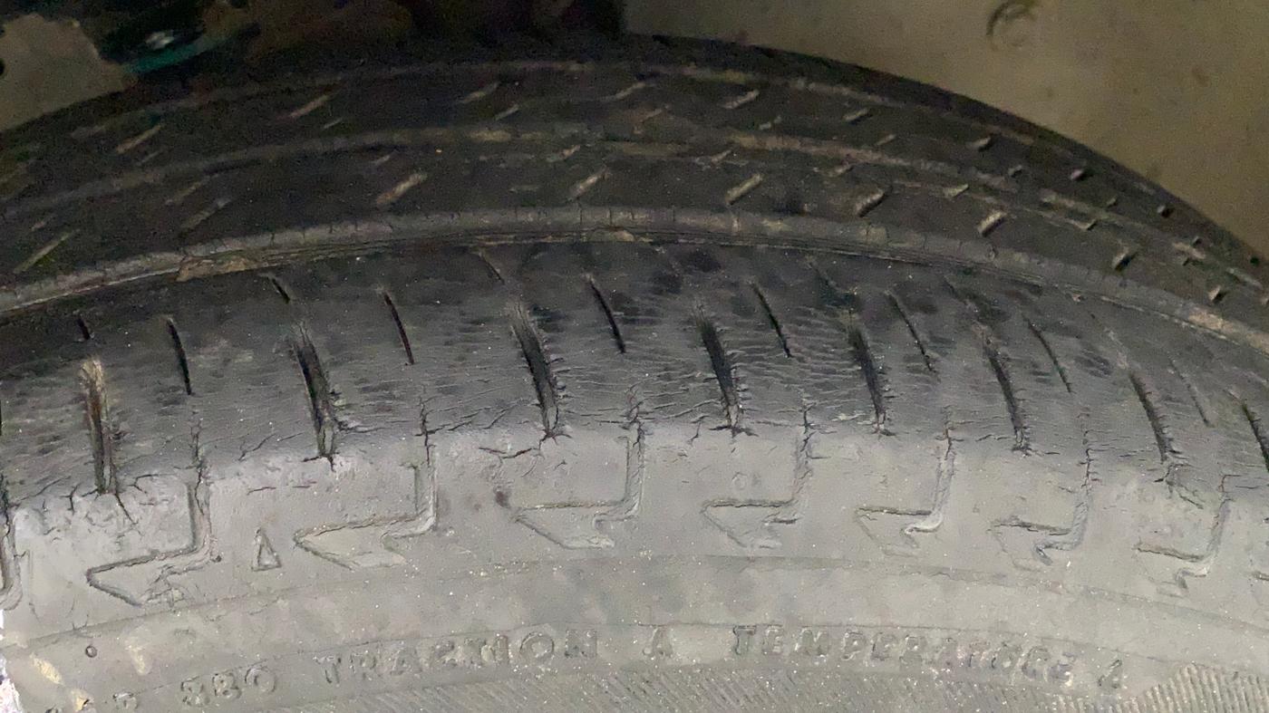 2017 Maruti IGNIS SIGMA 1.2, Petrol, Manual, 23,727 km, Right Front Tyre Tread