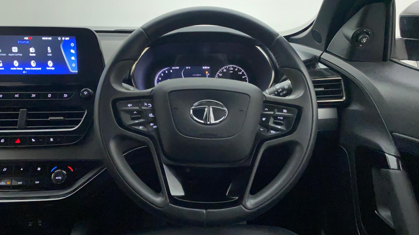2022 Tata Safari XZA PLUS DARK EDITION, Diesel, Automatic, 4,090 km, Steering Wheel Close Up