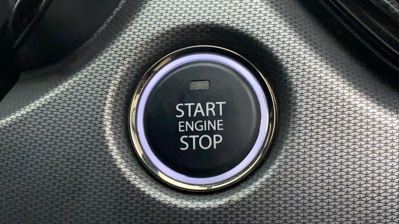 2022 Tata Safari XZA PLUS DARK EDITION, Diesel, Automatic, 4,090 km, Keyless Start/ Stop Button