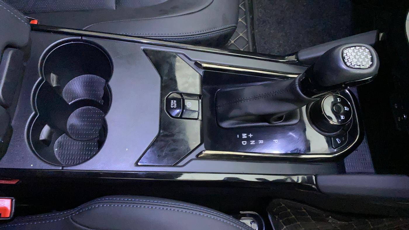 2022 Tata Safari XZA PLUS DARK EDITION, Diesel, Automatic, 4,090 km, Gear Lever