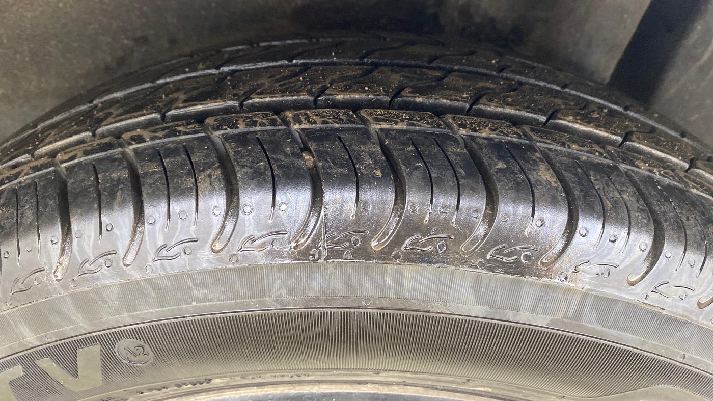 2017 Maruti IGNIS ZETA 1.2 AMT, Petrol, Automatic, 13,268 km, Left Rear Tyre Tread