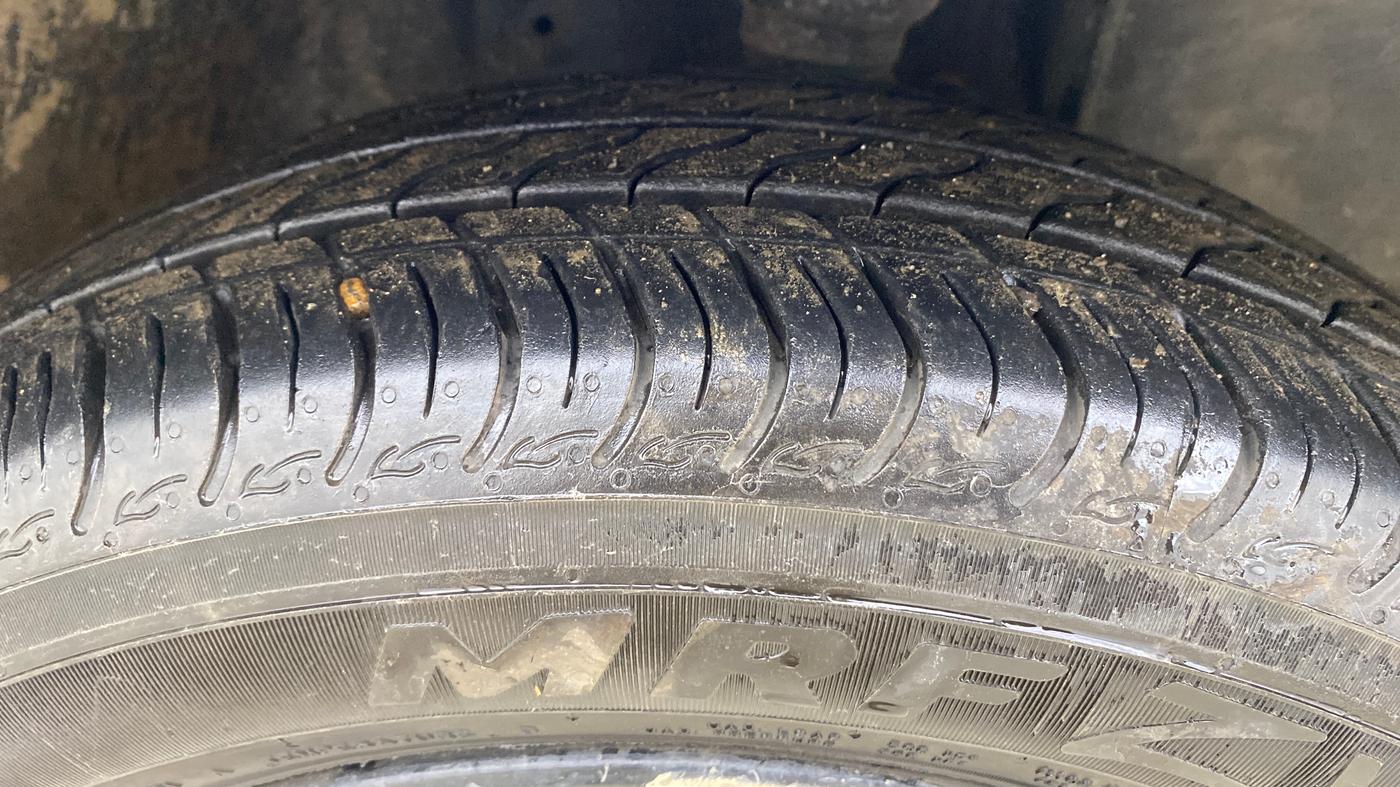 2017 Maruti IGNIS ZETA 1.2 AMT, Petrol, Automatic, 13,268 km, Right Front Tyre Tread