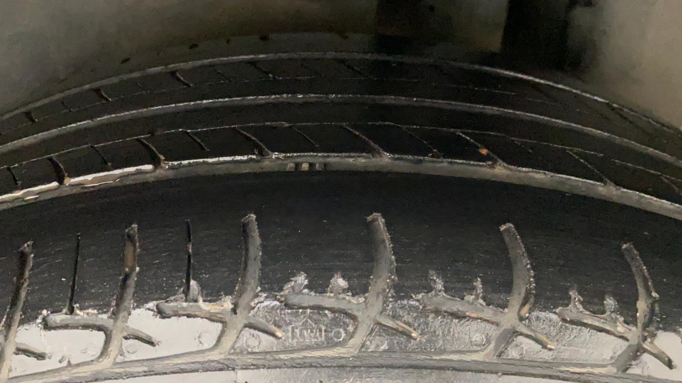 2015 Maruti Ciaz ZXI, Petrol, Manual, 53,491 km, Left Rear Tyre Tread