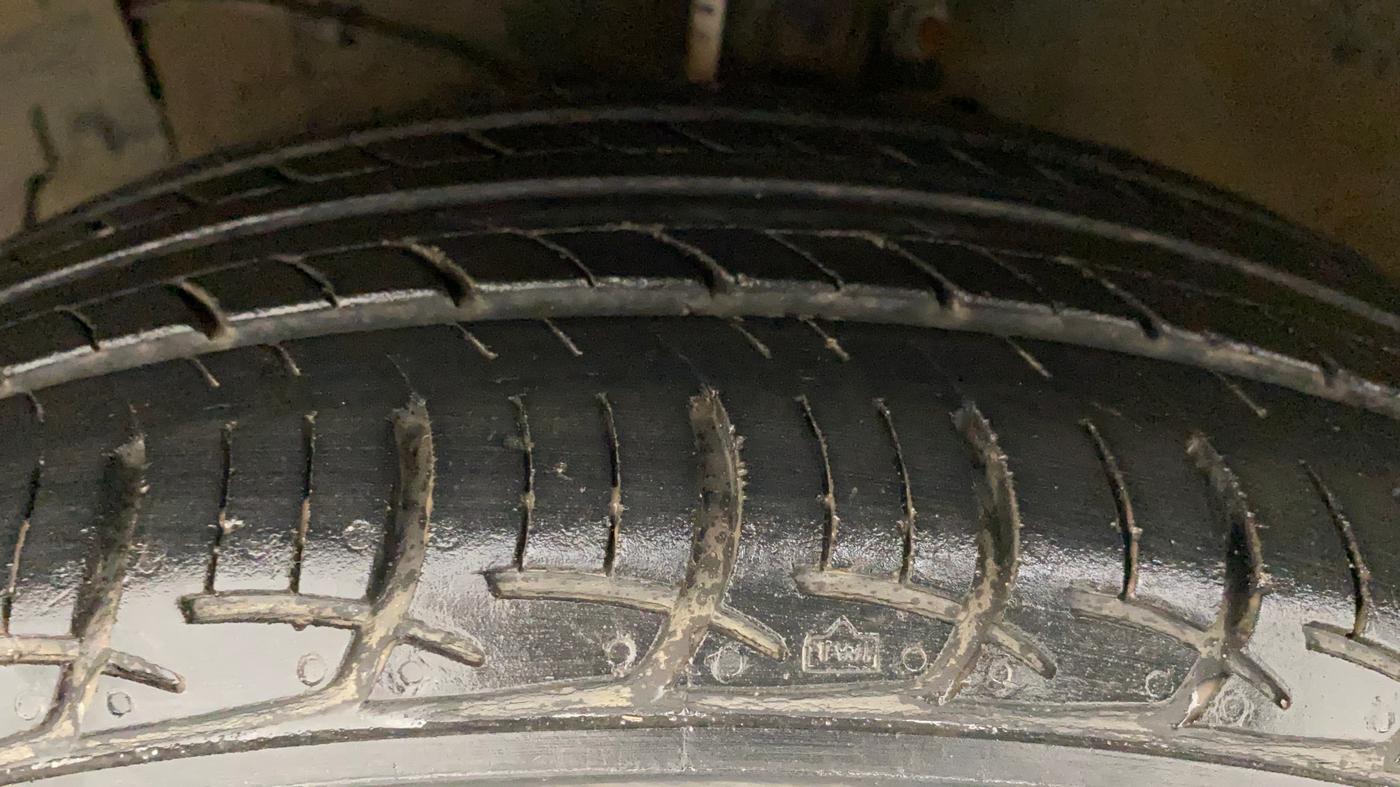 2015 Maruti Ciaz ZXI, Petrol, Manual, 53,491 km, Left Front Tyre Tread