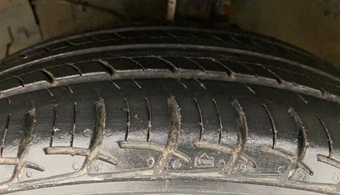 2015 Maruti Ciaz ZXI, Petrol, Manual, 53,491 km, Left Front Tyre Tread
